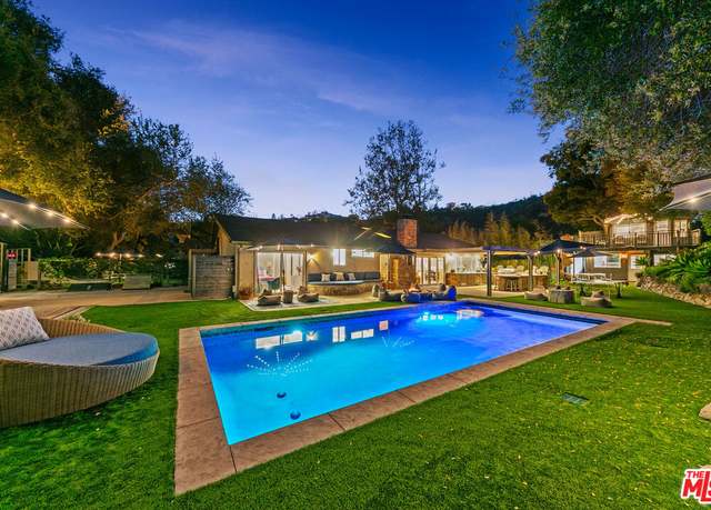 Property at 30603 El Sueno Dr, Malibu, CA 90265, 4 beds, 3 baths