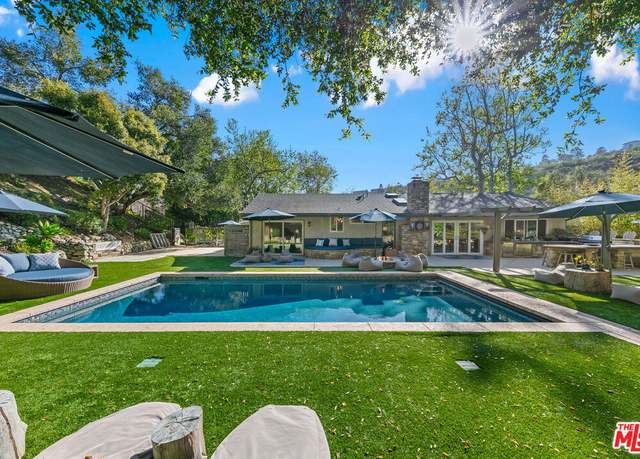 Property at 30603 El Sueno Dr, Malibu, CA 90265, 4 beds, 3 baths