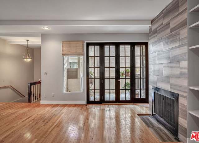 Property at 945 21st St #12, Santa Monica, CA 90403, 3 beds, 2.5 baths