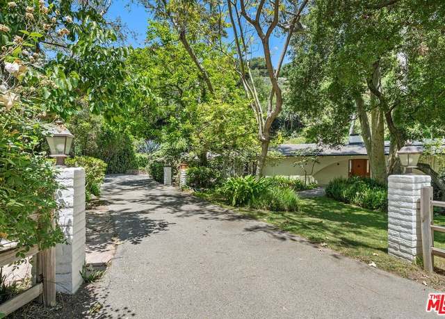 Property at 1818 Old Ranch Rd, Los Angeles, CA 90049, 4 beds, 4 baths
