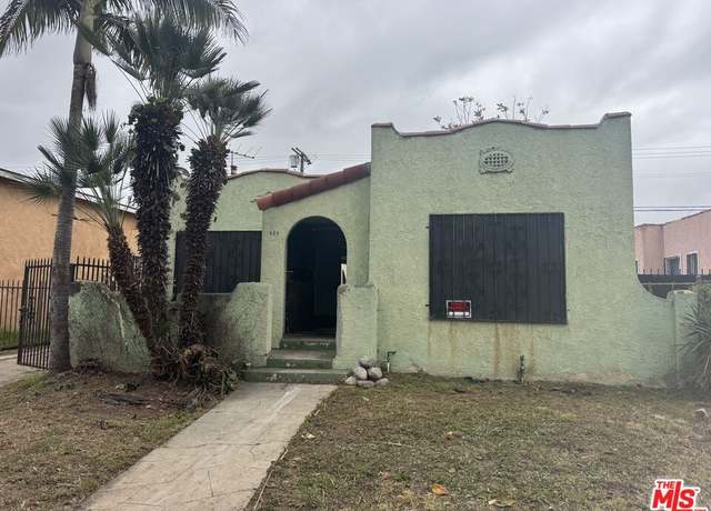 Property at 624 W 102nd St, Los Angeles, CA 90044, 2 beds, 1 bath