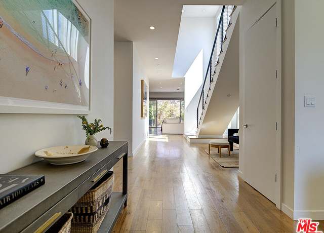Property at 11954 Lucile St, Culver City, CA 90230, 5 beds, 5 baths