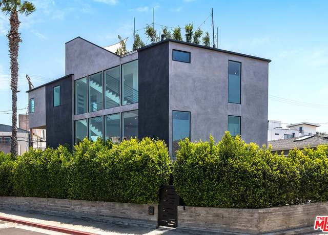 Property at 126 Thornton Pl, Venice, CA 90291, 4 beds, 3.5 baths
