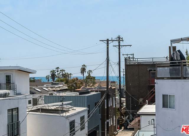 Property at 126 Thornton Pl, Venice, CA 90291, 4 beds, 3.5 baths