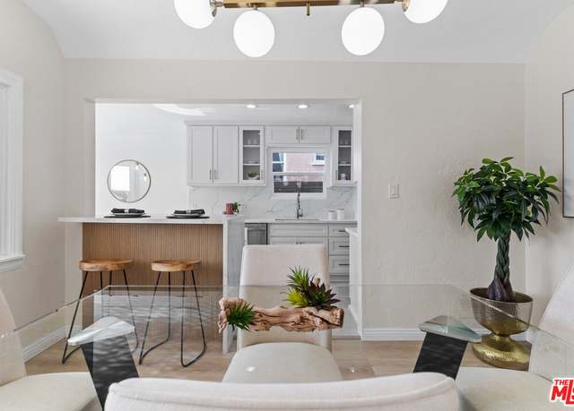 Property at 4221 W 59th Pl, Los Angeles, CA 90043, 3 beds, 2 baths