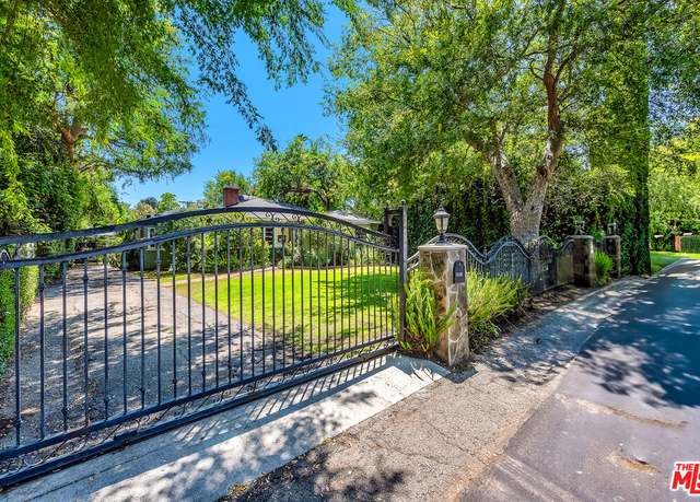 Property at 12144 Blix St, Valley Village, CA 91607, 3 beds, 2.5 baths