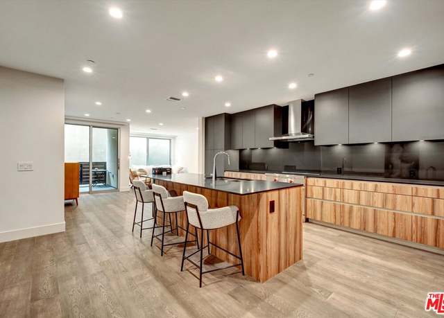 Property at 728 N Sweetzer Ave #117, West Hollywood, CA 90069, 1 bed, 1.5 baths