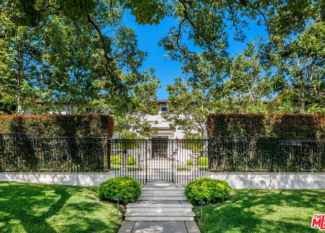 Property at 722 N Maple Dr, Beverly Hills, CA 90210, 7 beds, 8.5 baths
