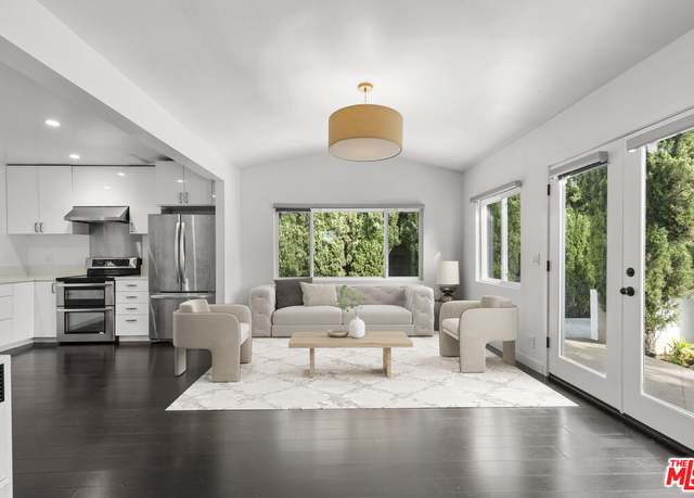 Property at 1434 24th St, Santa Monica, CA 90404, 4 beds, 3 baths
