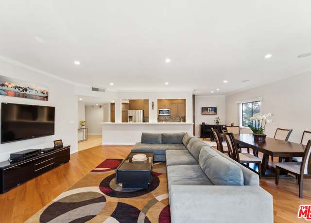 Property at 11737 Darlington Ave #202, Los Angeles, CA 90049, 2 beds, 2 baths
