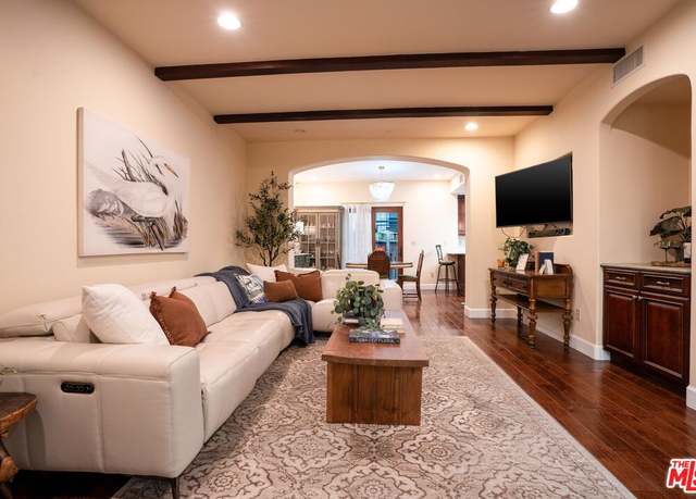 Property at 1331 N Sycamore Ave #7, Los Angeles, CA 90028, 4 beds, 3.5 baths
