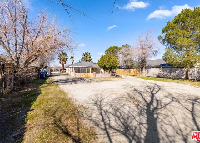 Property at 43208 18th St, Lancaster, CA 93534, 3 beds, 1 bath