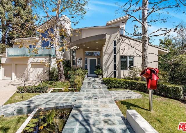 Property at 222 Avondale Ave, Los Angeles, CA 90049, 5 beds, 6.5 baths
