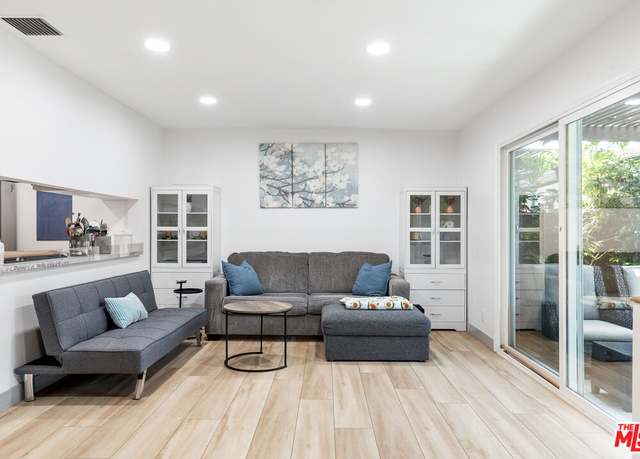 Property at 2735 Piedmont Ave #6, Montrose, CA 91020, 2 beds, 2.5 baths