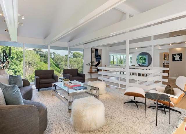 Property at 9316 Beverly Crest Dr, Beverly Hills, CA 90210, 4 beds, 4.5 baths