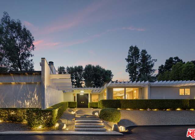 Property at 16745 Bosque Dr, Encino, CA 91436, 5 beds, 3.5 baths