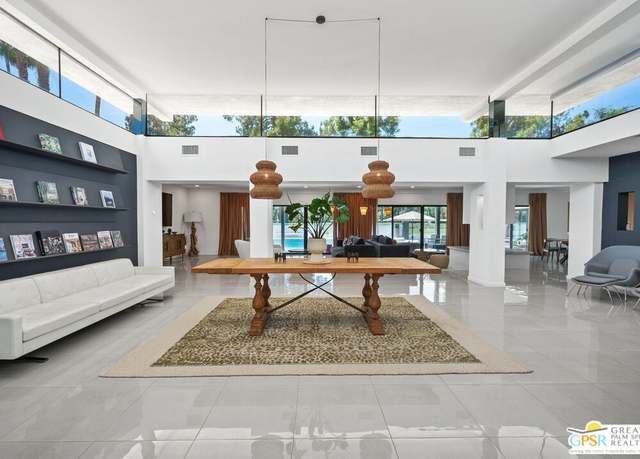 Property at 71183 Country Club Dr, Rancho Mirage, CA 92270, 4 beds, 3.5 baths