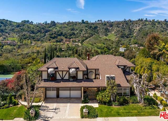 Property at 2627 Wallingford Dr, Beverly Hills, CA 90210, 4 beds, 3.5 baths