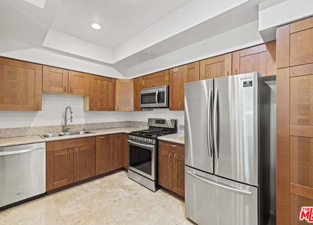 Property at 5420 Sylmar Ave #117, Sherman Oaks, CA 91401, 2 beds, 2 baths