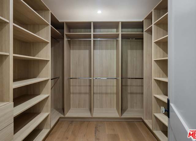 Property at 1534 N Beverly Dr, Beverly Hills, CA 90210, 6 beds, 7 baths