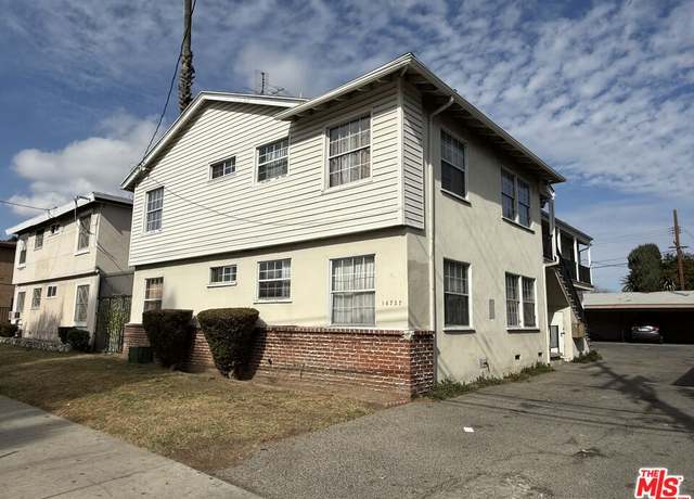 Property at 14737 Vanowen St, Van Nuys, CA 91405, 8 beds, 6 baths