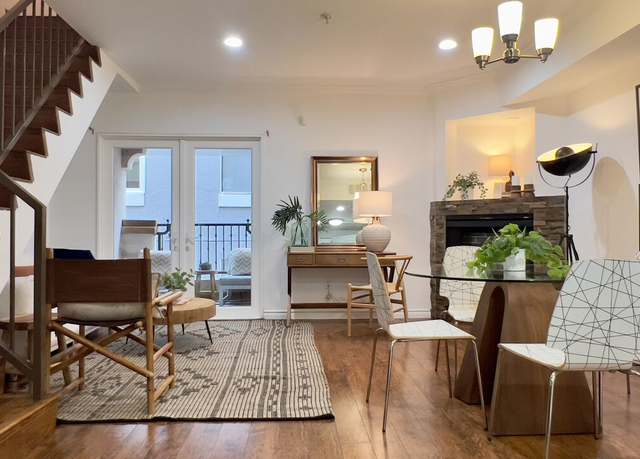 Property at 5633 Carlton Way #203, Los Angeles, CA 90028, 2 beds, 2.5 baths