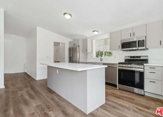 Property at 23777 Mulholland Hwy #108, Calabasas, CA 91302, 3 beds, 2 baths