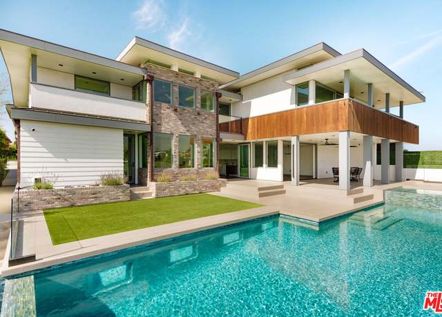 Property at 934 1st St, Manhattan Beach, CA 90266, 6 beds, 9 baths