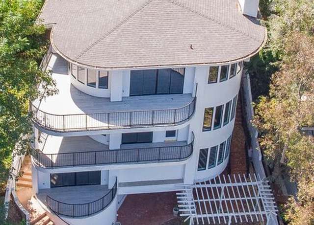 Property at 11411 Decente Ct, Studio City, CA 91604, 4 beds, 6 baths
