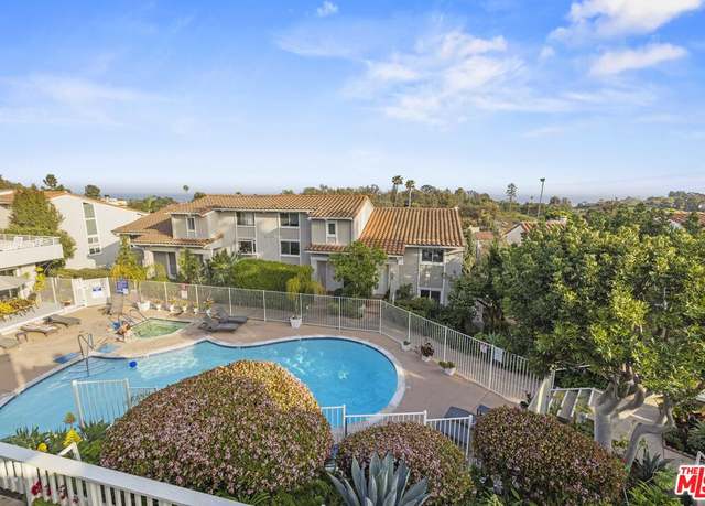 Property at 28256 Rey De Copas Ln, Malibu, CA 90265, 2 beds, 3 baths