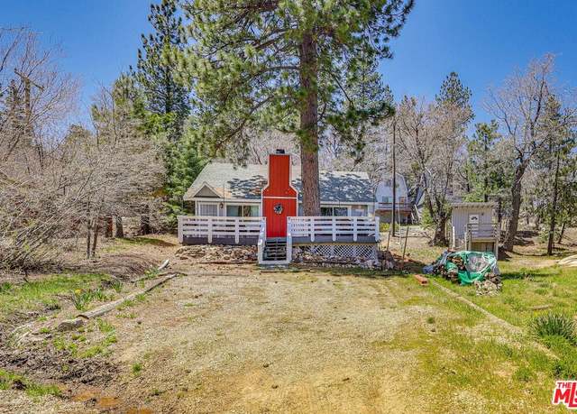 Property at 2337 Lookout Dr, Running Springs, CA 92382, 2 beds, 2.5 baths