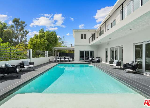Property at 7470 Woodrow Wilson Dr, Los Angeles, CA 90046, 4 beds, 4.5 baths