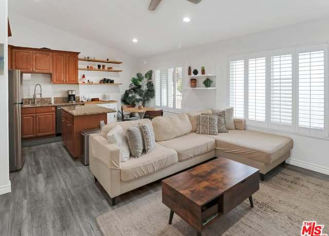 Property at 1637 E 5th St #302, Long Beach, CA 90802, 2 beds, 2 baths