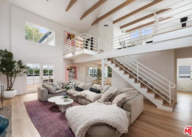 Property at 4041 Davana Rd, Sherman Oaks, CA 91423, 4 beds, 3.5 baths