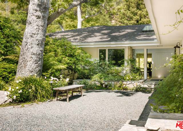 Property at 2610 Mandeville Canyon Rd, Los Angeles, CA 90049, 4 beds, 4 baths