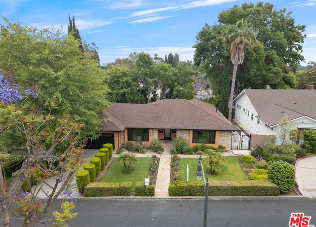 Property at 11346 Thurston Pl, Los Angeles, CA 90049, 5 beds, 5 baths