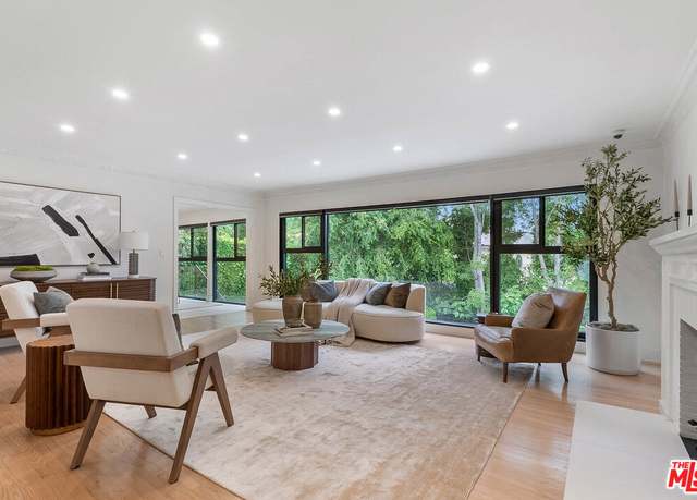 Property at 11346 Thurston Pl, Los Angeles, CA 90049, 5 beds, 5 baths