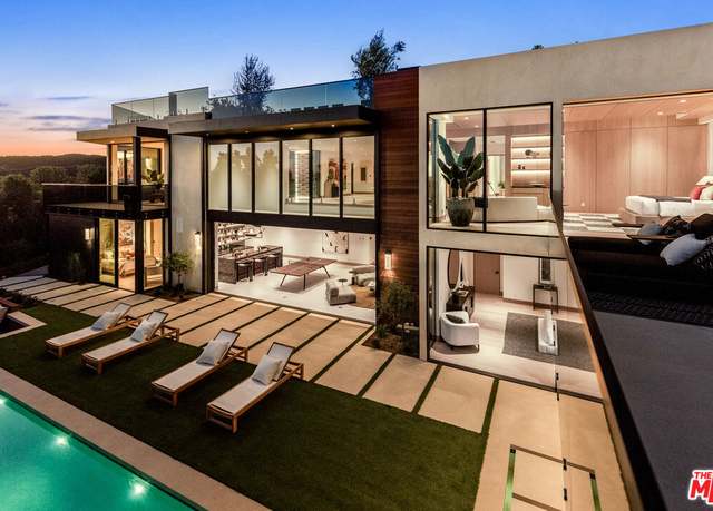 Property at 1600 Casale Rd, Pacific Palisades, CA 90272, 6 beds, 9 baths