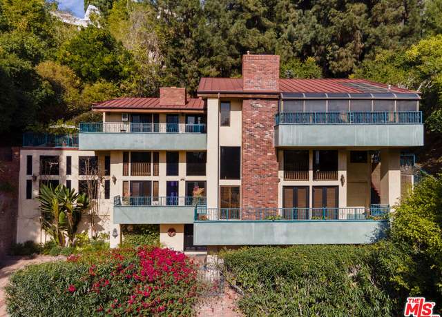 Property at 1242 Angelo Dr, Beverly Hills, CA 90210, 5 beds, 5 baths