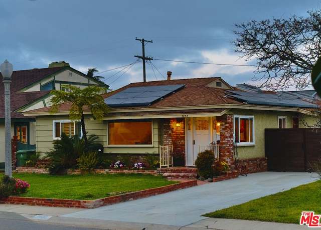 Property at 7838 Naylor Ave, Los Angeles, CA 90045, 3 beds, 2 baths