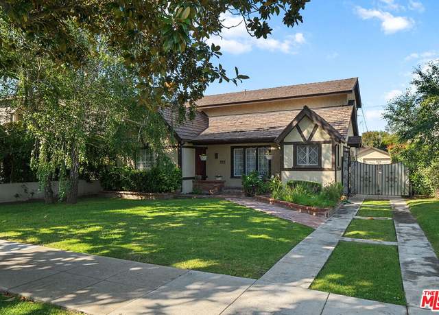 Property at 222 17th St, Santa Monica, CA 90402, 3 beds, 3 baths