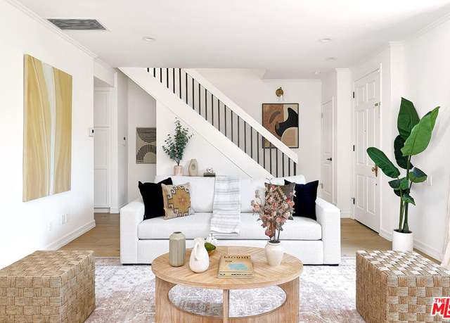 Property at 713 9th St #3, Santa Monica, CA 90402, 3 beds, 2.5 baths