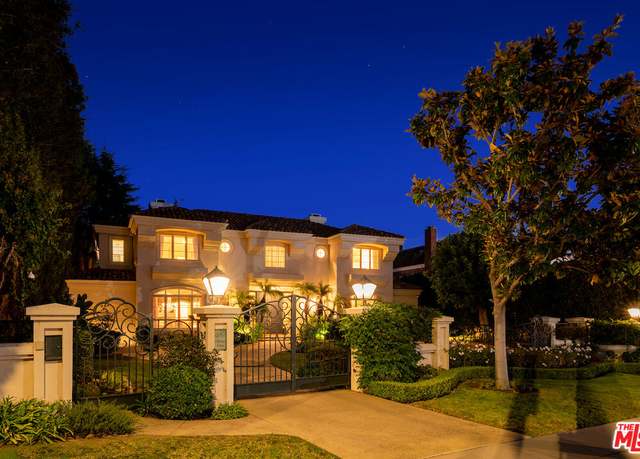Property at 610 N Beverly Dr, Beverly Hills, CA 90210, 6 beds, 8 baths
