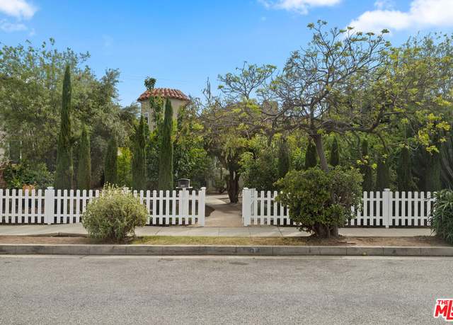 Property at 2404 23rd St, Santa Monica, CA 90405, 3 beds, 3.5 baths