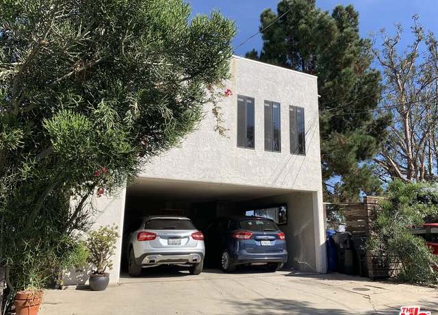 Property at 8966 Crescent Dr, Los Angeles, CA 90046, 3 beds, 3 baths