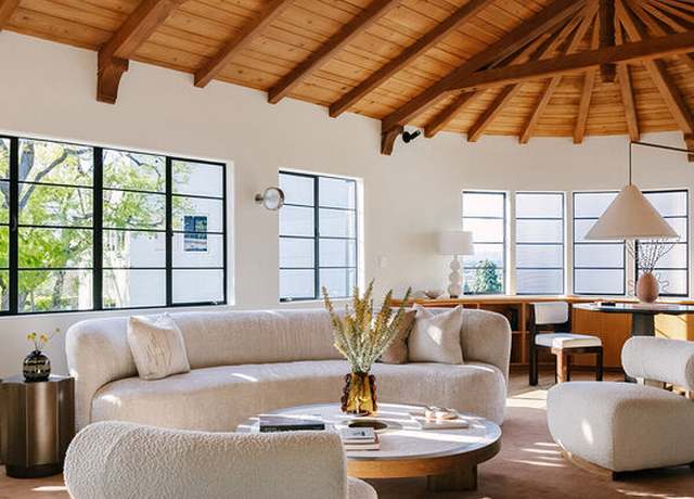 Property at 3820 Buena Park Dr, Studio City, CA 91604, 3 beds, 4.5 baths