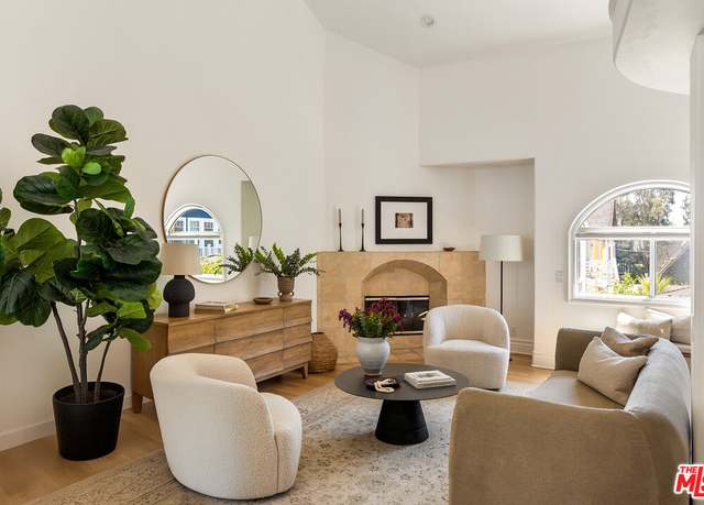 Property at 911 7th St Unit D, Santa Monica, CA 90403, 2 beds, 2 baths