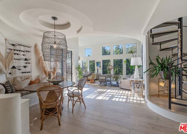Property at 12603 Moorpark St #304, Studio City, CA 91604, 2 beds, 2 baths