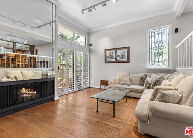 Property at 4775 La Villa Marina Unit J, Marina Del Rey, CA 90292, 2 beds, 2.5 baths