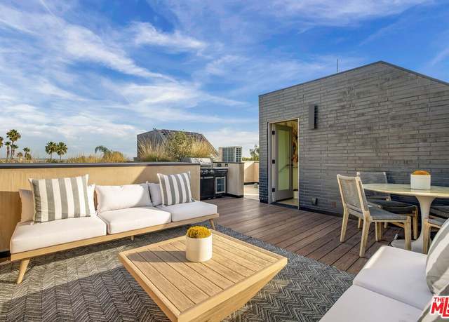 Property at 917 3/4 Hilldale Ave, West Hollywood, CA 90069, 2 beds, 2.5 baths